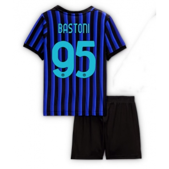 Billige Fotballdrakt Inter Milan Alessandro Bastoni #95 Replika Hjemmedraktsett Barn 2025-26 Kortermet (med bukser)